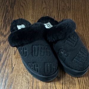UGG women’s  platform Black Fuzzy Slippers